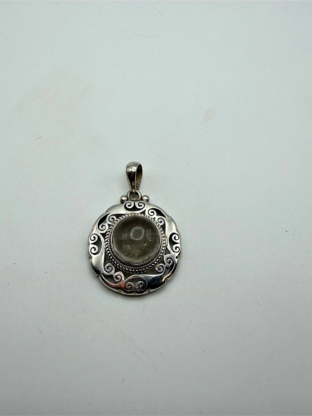 Sterling silver quartz circle ornate necklace pendant